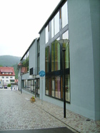 Holz-Alu-Fassade des Rathauses in Zell